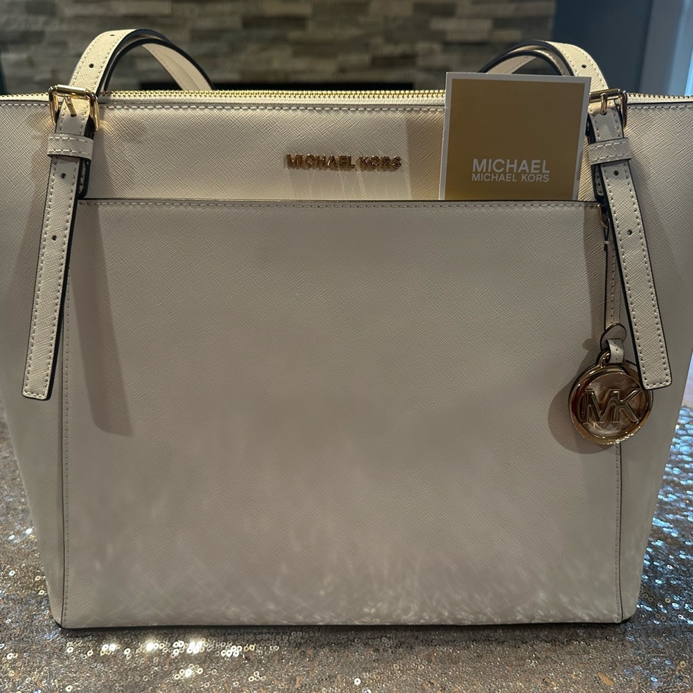 *** LAST PRICE DROP***Brand new Michael Kors purse